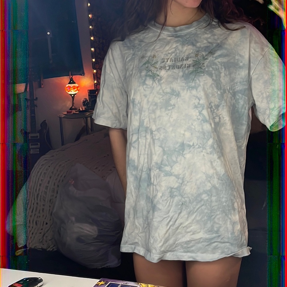 Graphic tee shirt